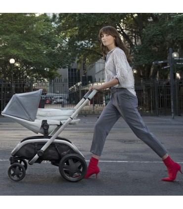 کالسکه چهار چرخ کوئینی مدل Quinny Hubb Red on Graphite