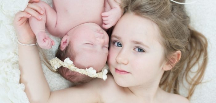 کمک به فرزند اول نوزاد جدید در خانواده