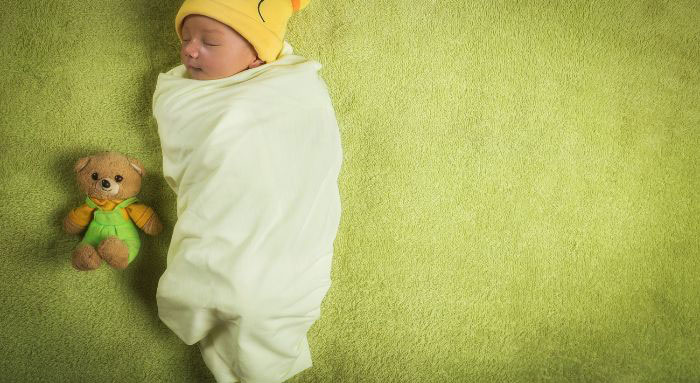 مزایا و معایب قنداق کردن نوزاد